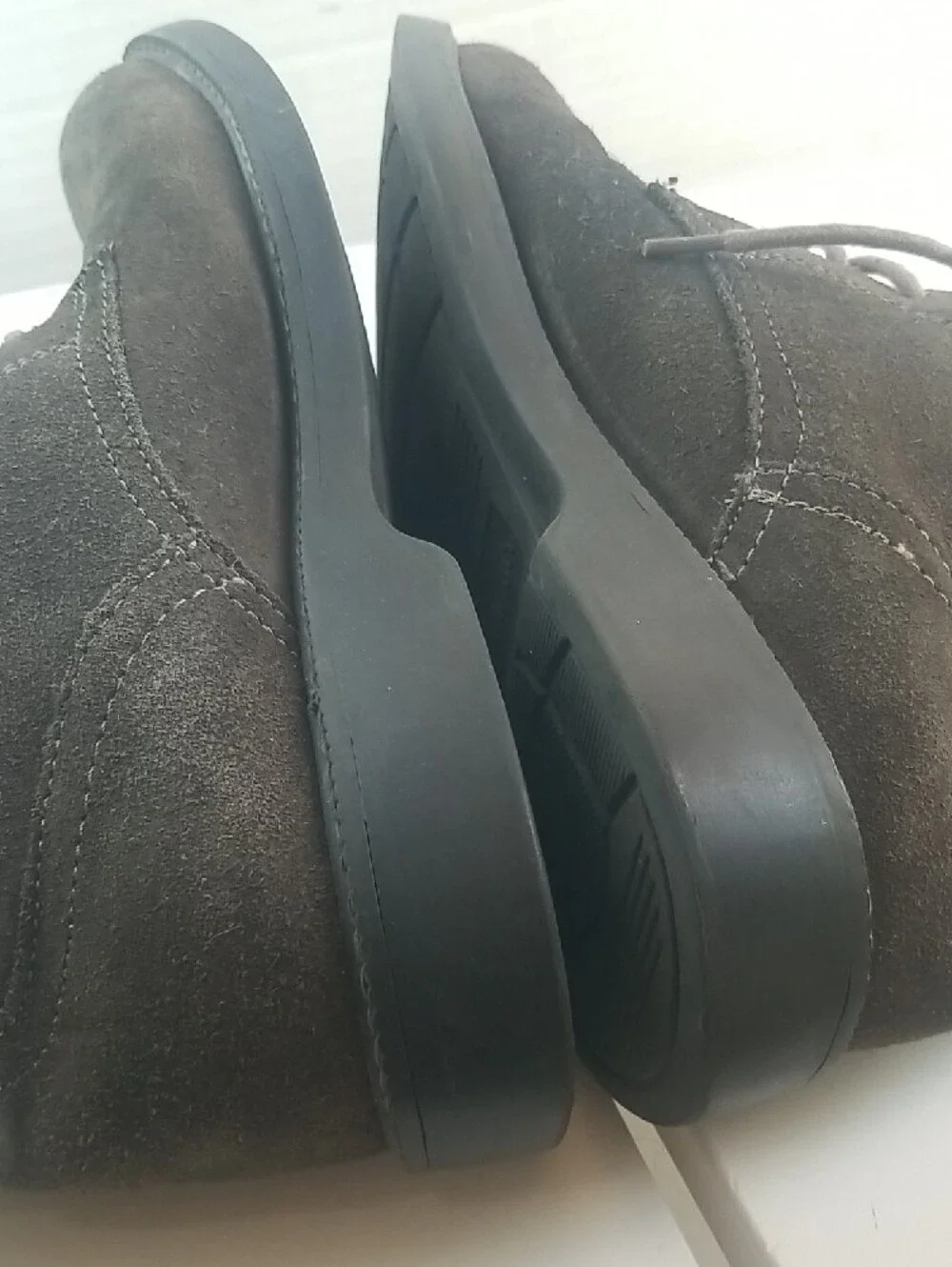 G.H. Bass & Co. Men's Dark Brown Suede Chukka Boots